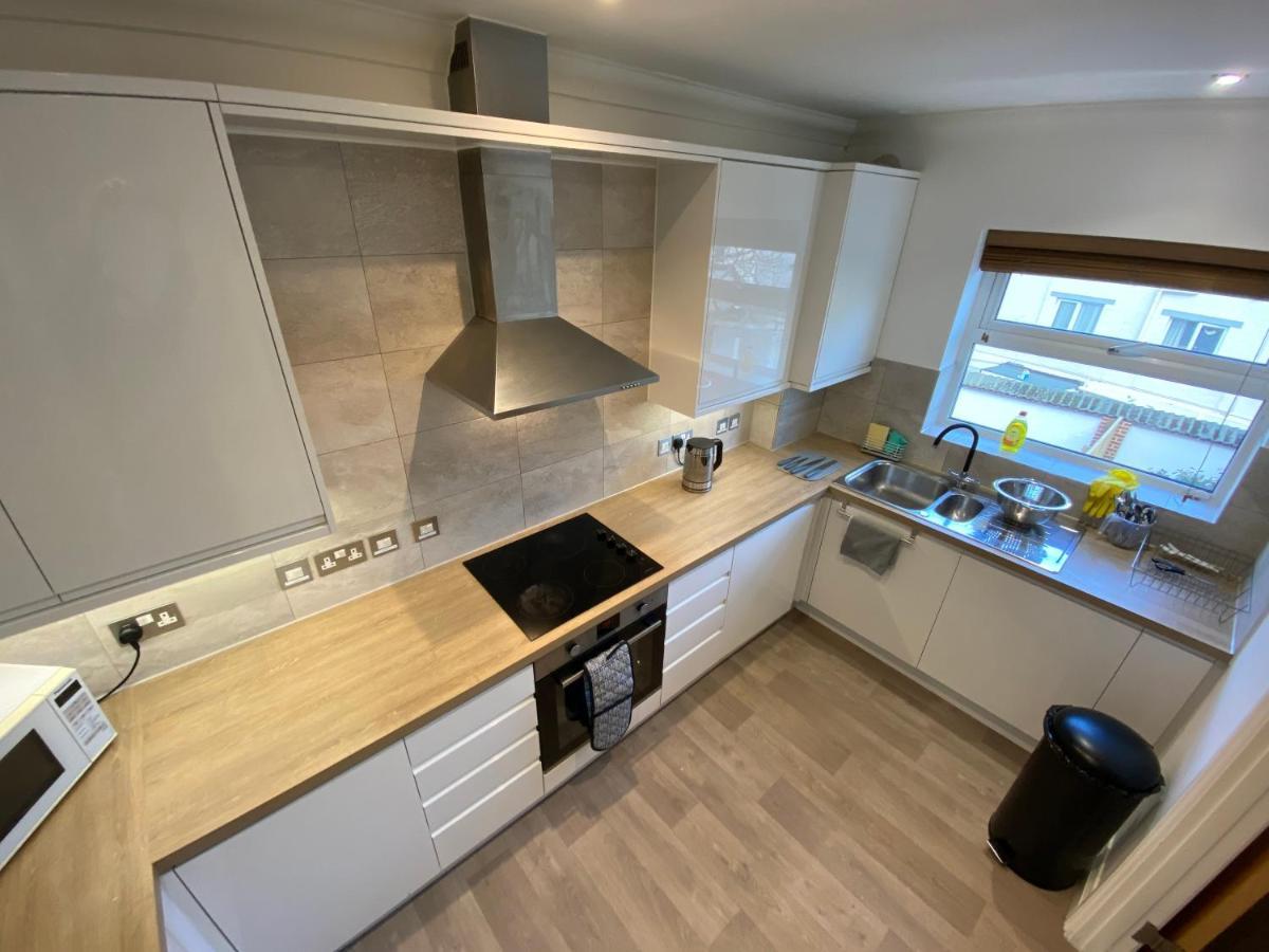 Bournemouth Beachfront Retreat 3 Bedroom 3 Bathroom Seaside B&B With Free Parking Exterior photo