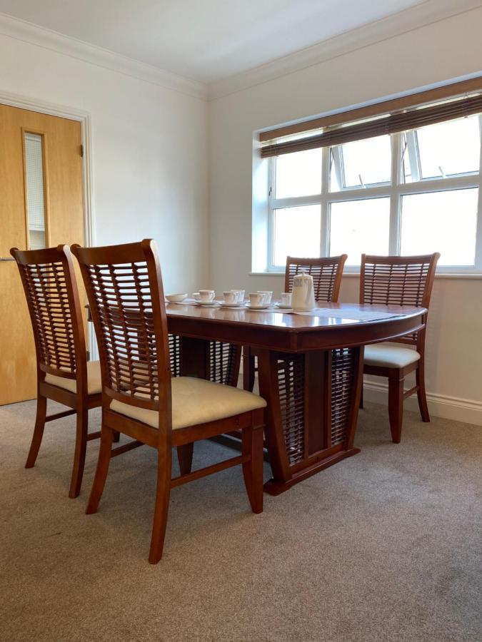 Bournemouth Beachfront Retreat 3 Bedroom 3 Bathroom Seaside B&B With Free Parking Exterior photo