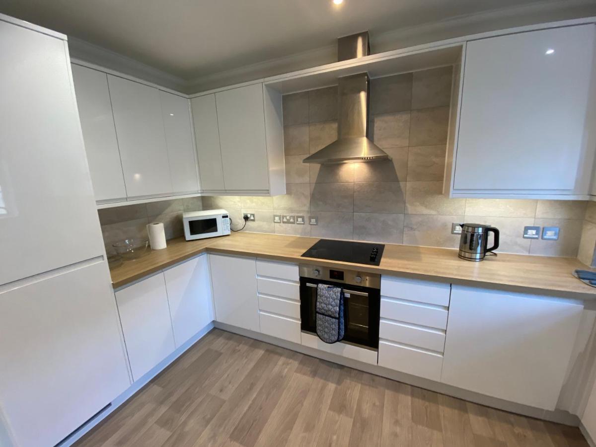 Bournemouth Beachfront Retreat 3 Bedroom 3 Bathroom Seaside B&B With Free Parking Exterior photo