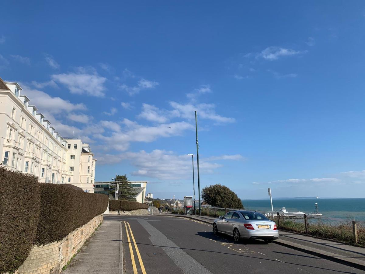Bournemouth Beachfront Retreat 3 Bedroom 3 Bathroom Seaside B&B With Free Parking Exterior photo