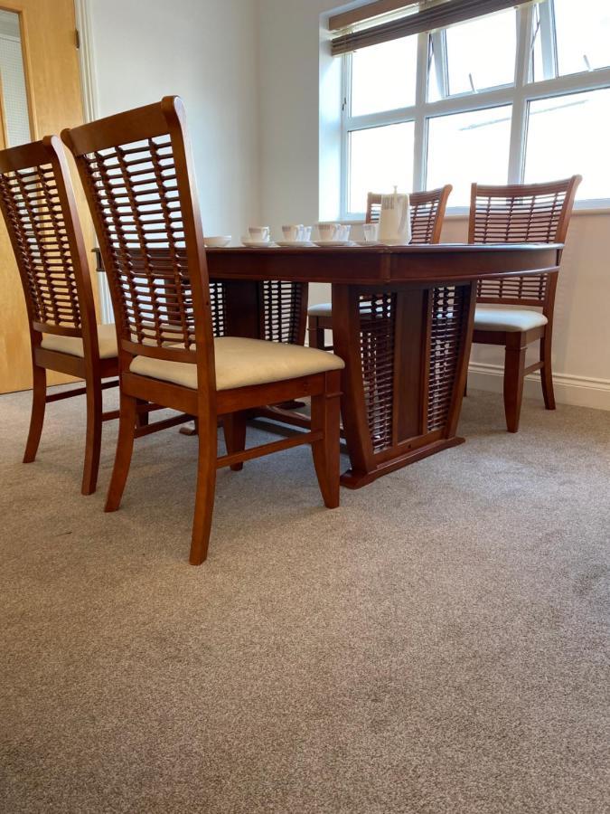 Bournemouth Beachfront Retreat 3 Bedroom 3 Bathroom Seaside B&B With Free Parking Exterior photo
