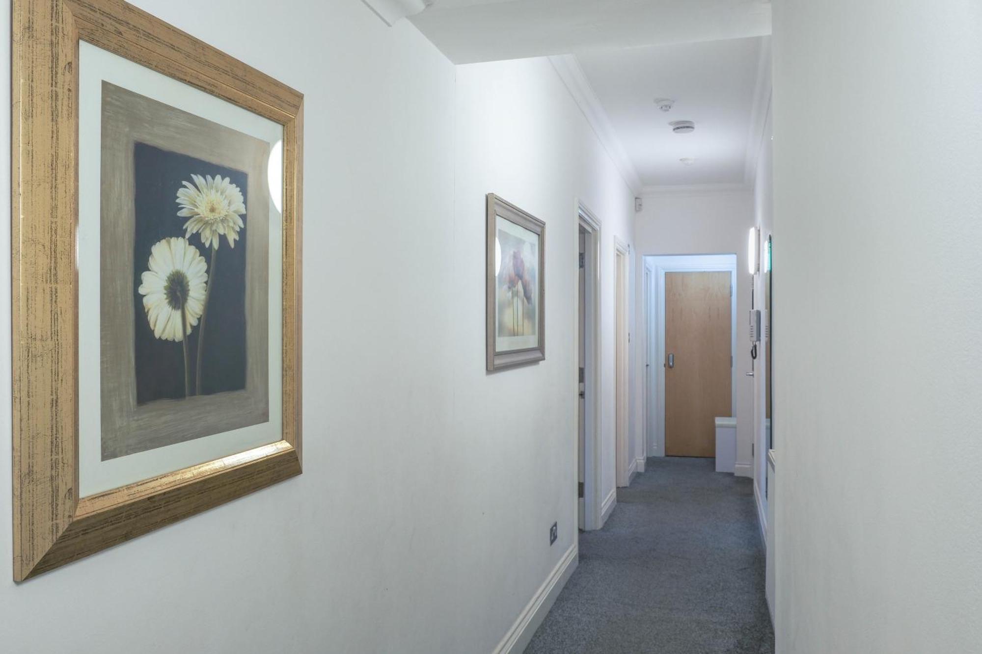 Bournemouth Beachfront Retreat 3 Bedroom 3 Bathroom Seaside B&B With Free Parking Exterior photo