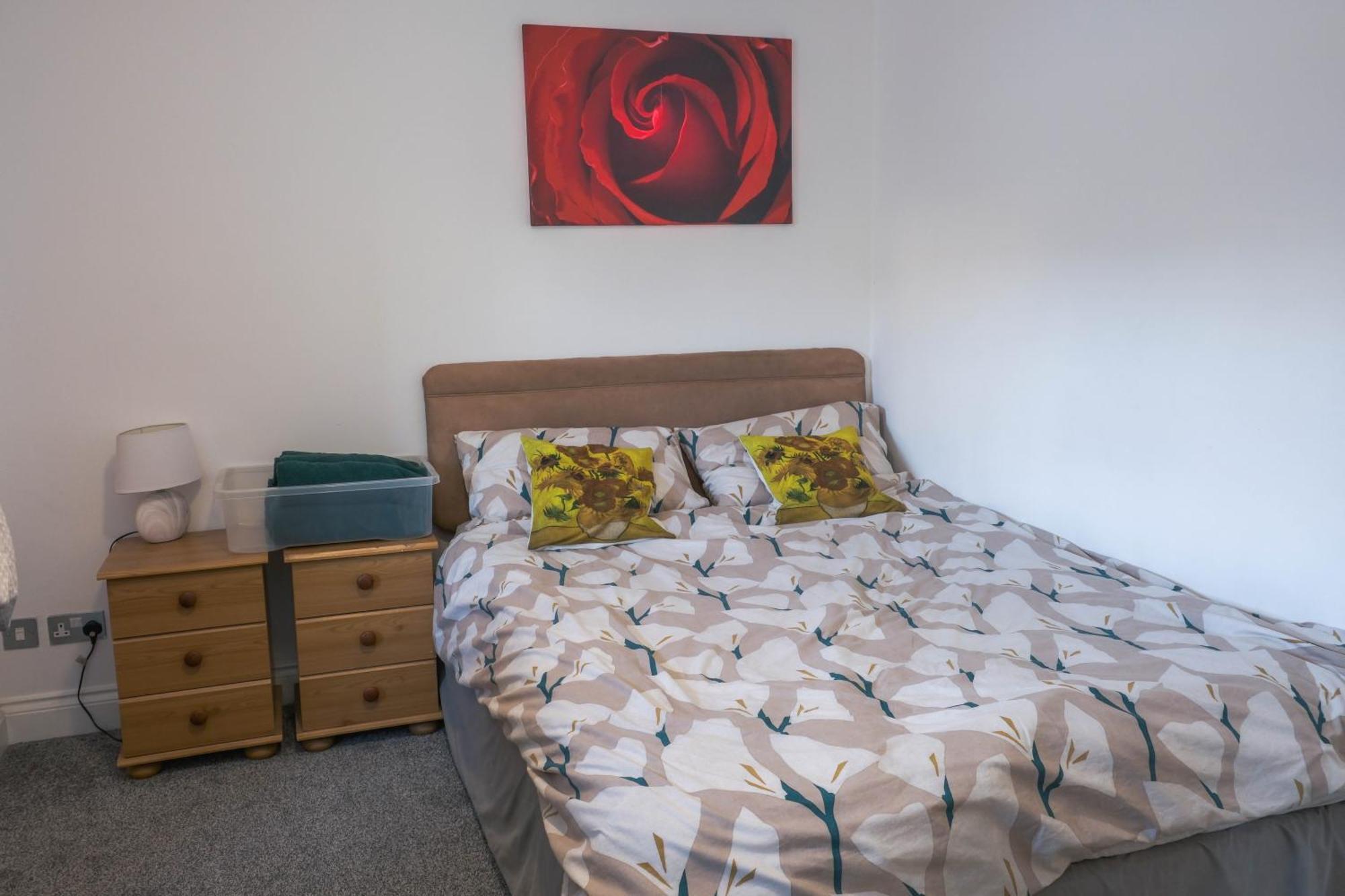 Bournemouth Beachfront Retreat 3 Bedroom 3 Bathroom Seaside B&B With Free Parking Exterior photo